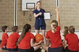 马德里德比欧冠激战：皇马险胜马竞，过程堪称跌